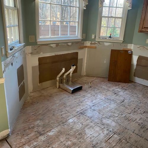 Kitchen reno - before by Bridgeport Carpets